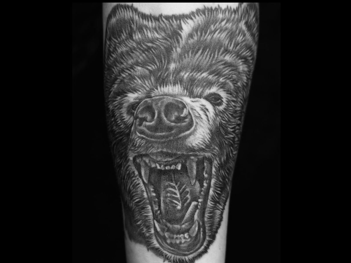 Grizzly realism tattoo by Nico