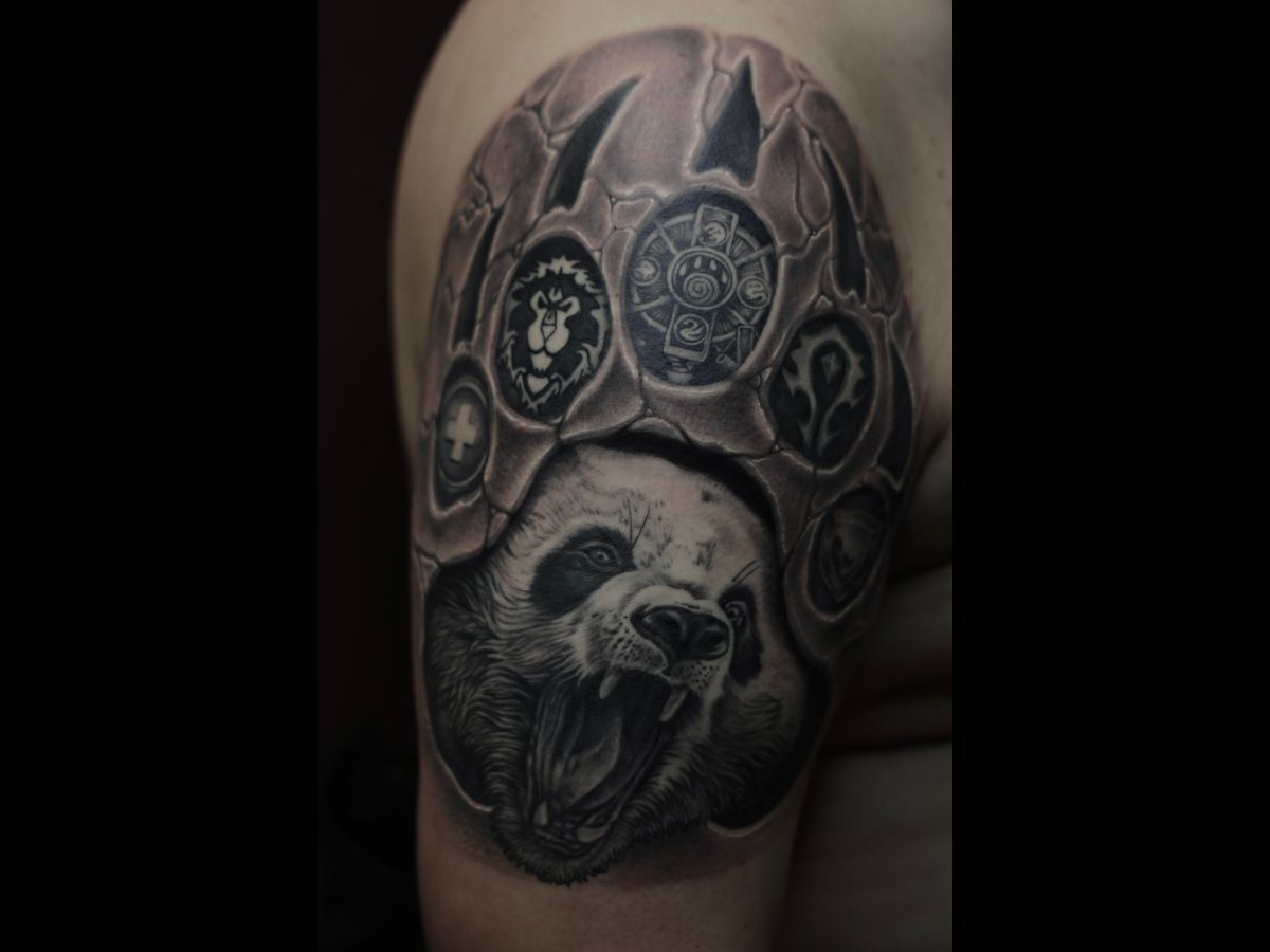 Realism bear tattoo by Nico