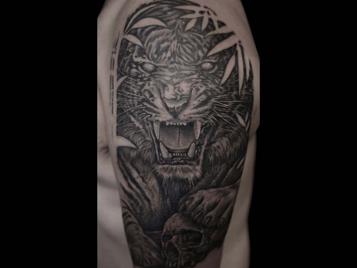 Tiger realism tattoo by Nico